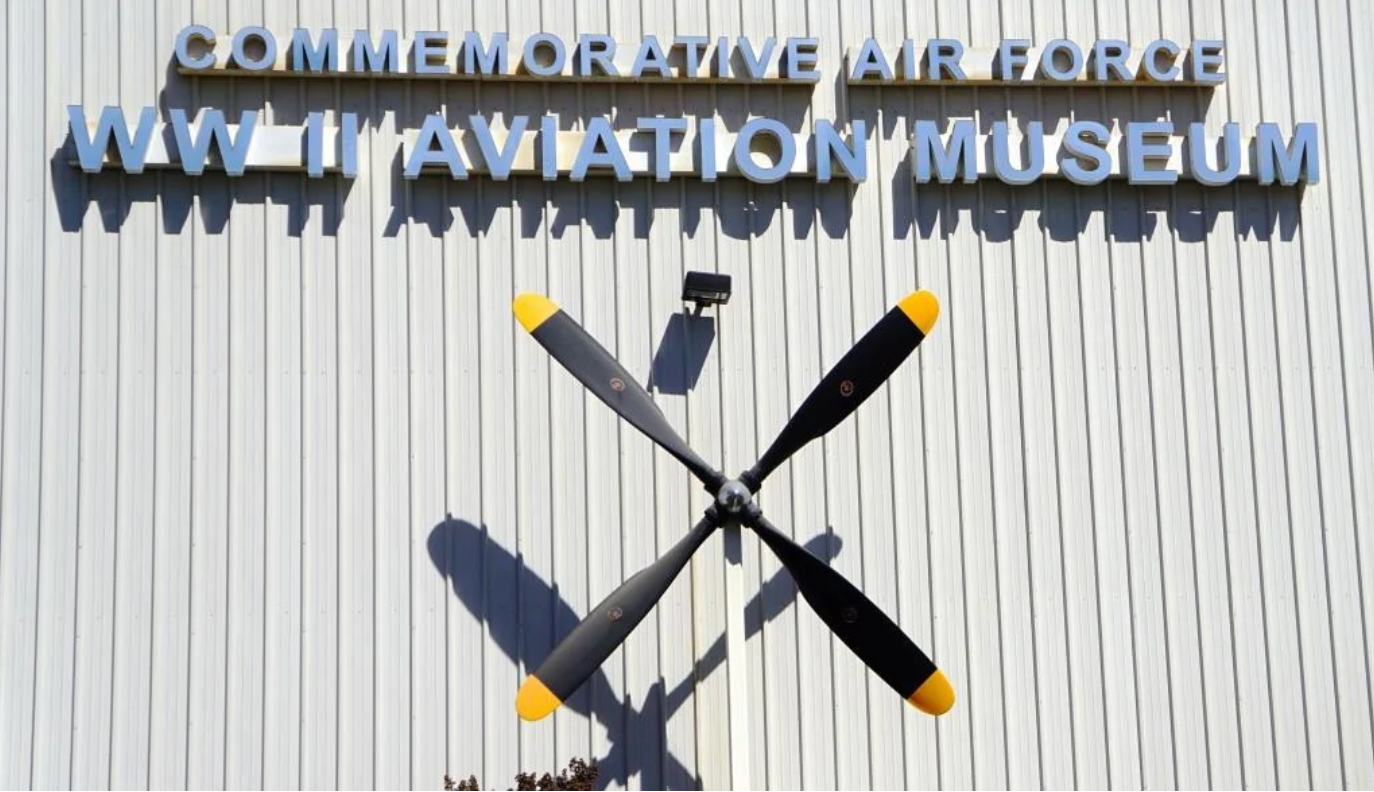 commemorative air force museum of southern califoirnia logo
