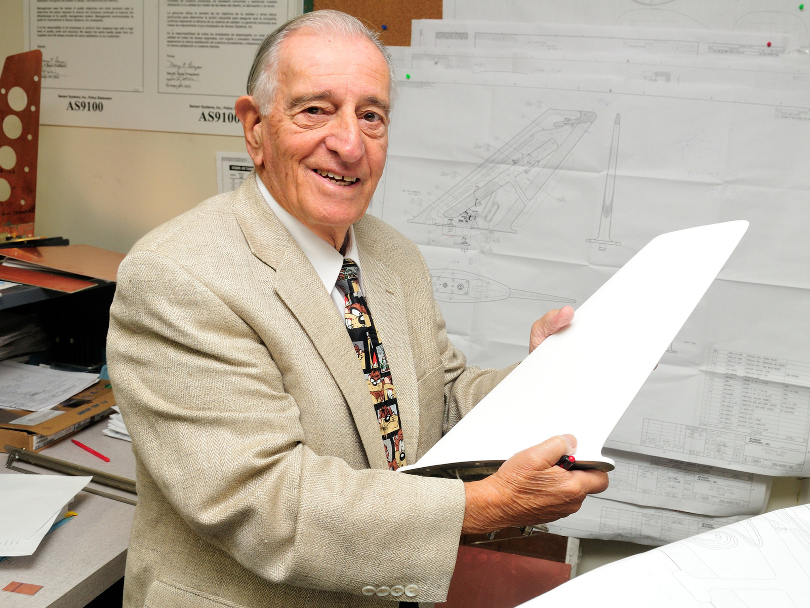 si robin with sensor systems antenna